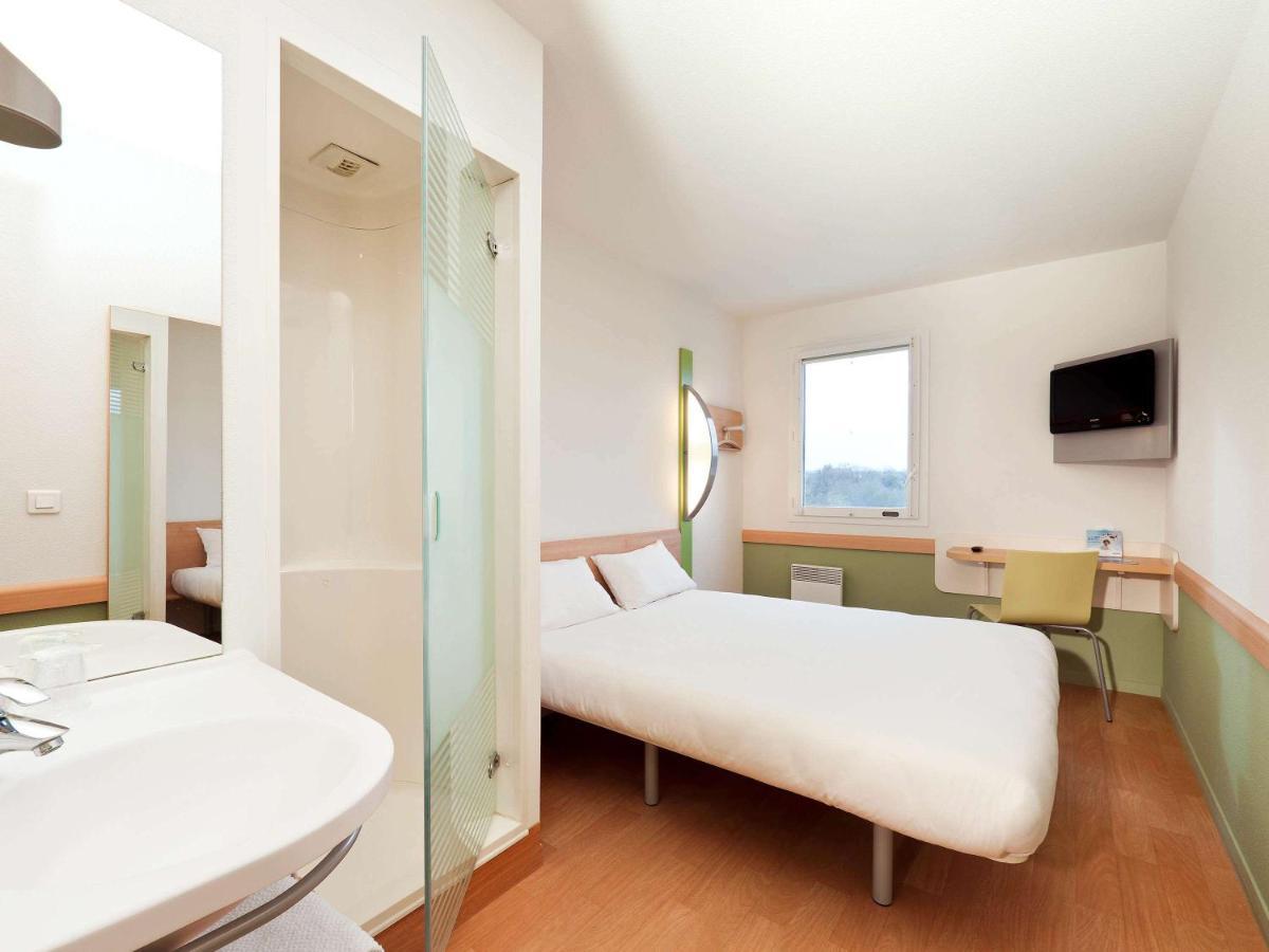 Ibis Budget Mantes-La-Jolie Esterno foto
